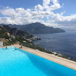 https://la-pizzerella-di-amalfi.hotels-amalfi.com